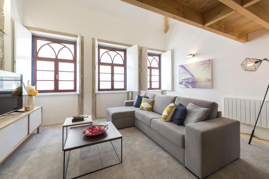 Lovelystay-Modern Loft City Center ปอร์โต ภายนอก รูปภาพ